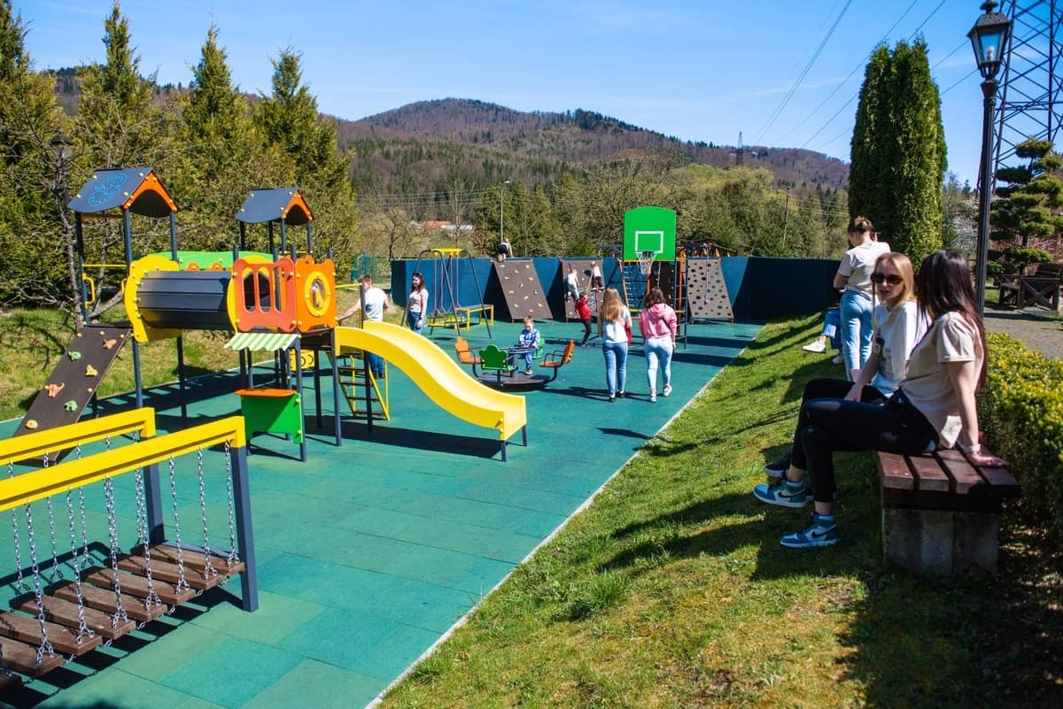 Дитячий майданчик