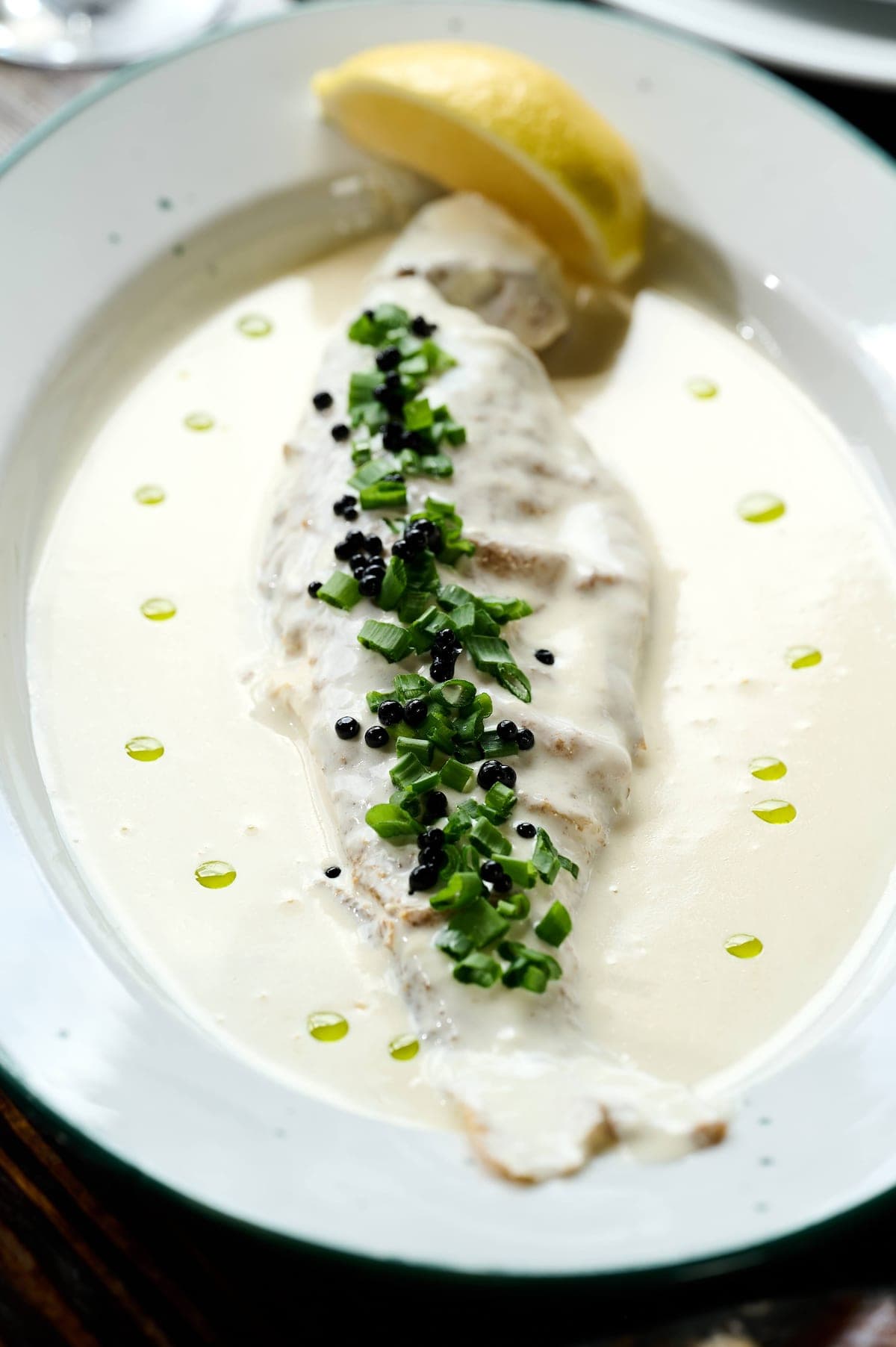 Форель в сметані