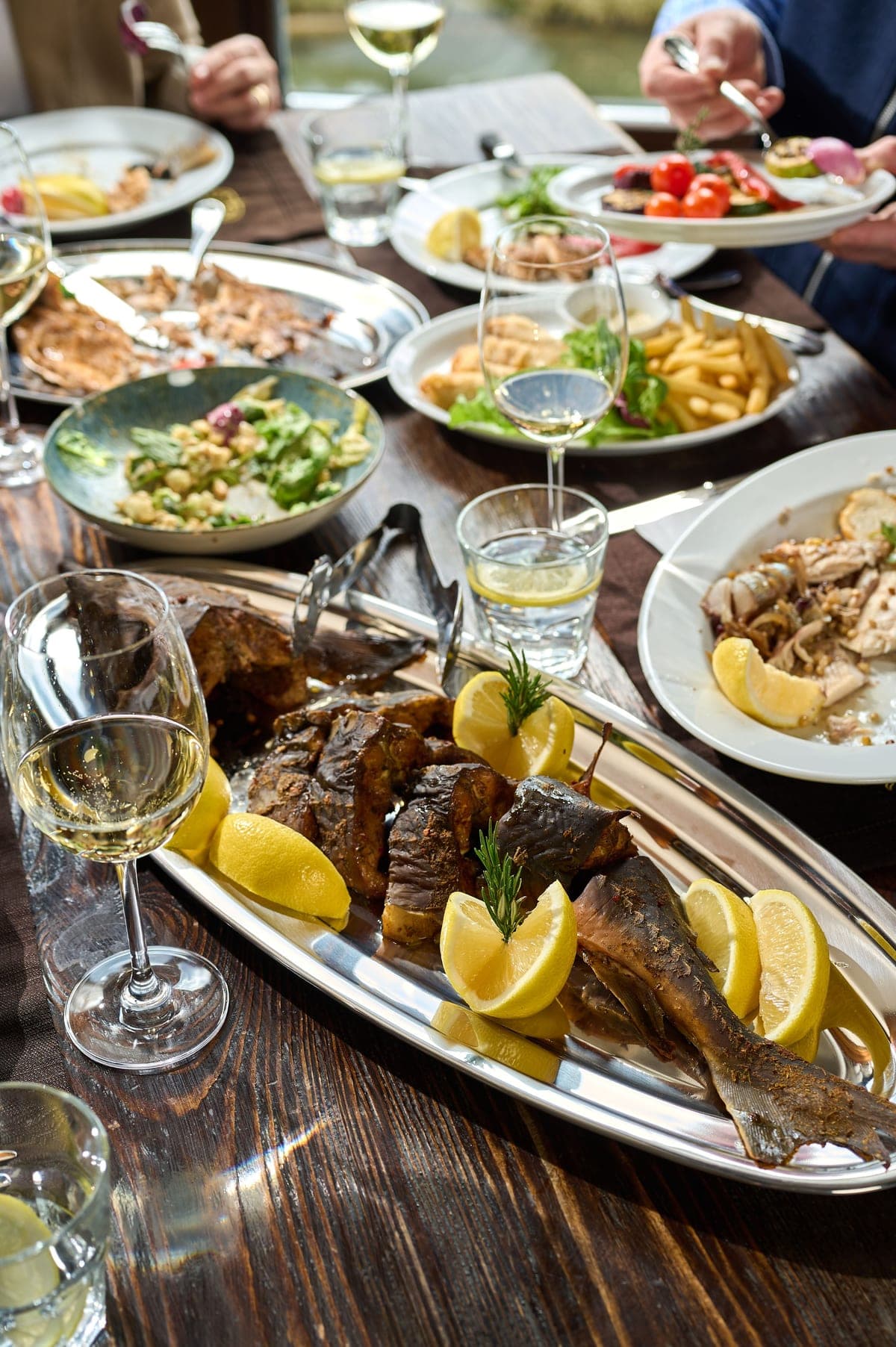 Стерлядь гарячого копчення